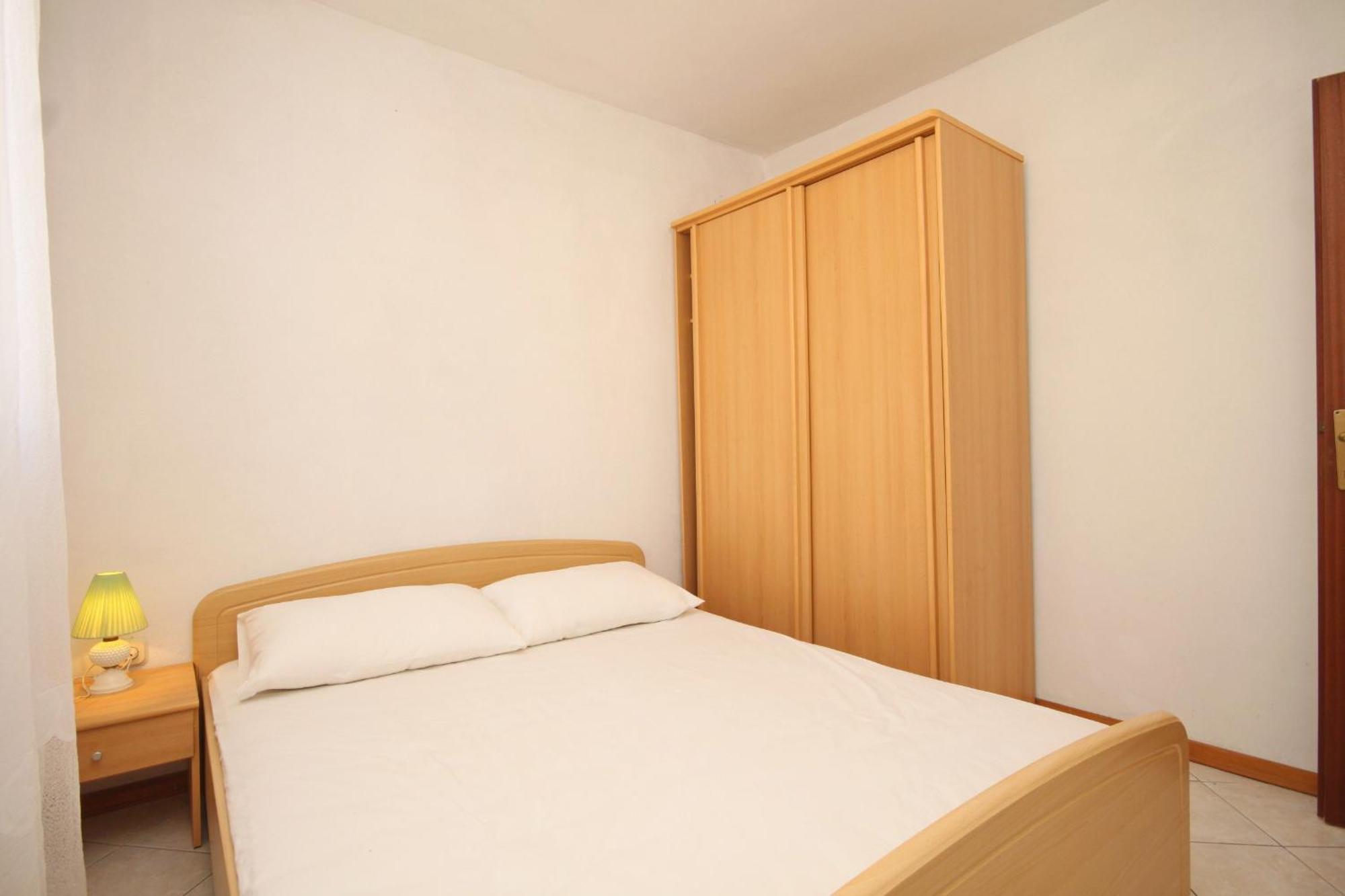 Apartments By The Sea Rukavac, Vis - 2478 Rukavac  Bilik gambar